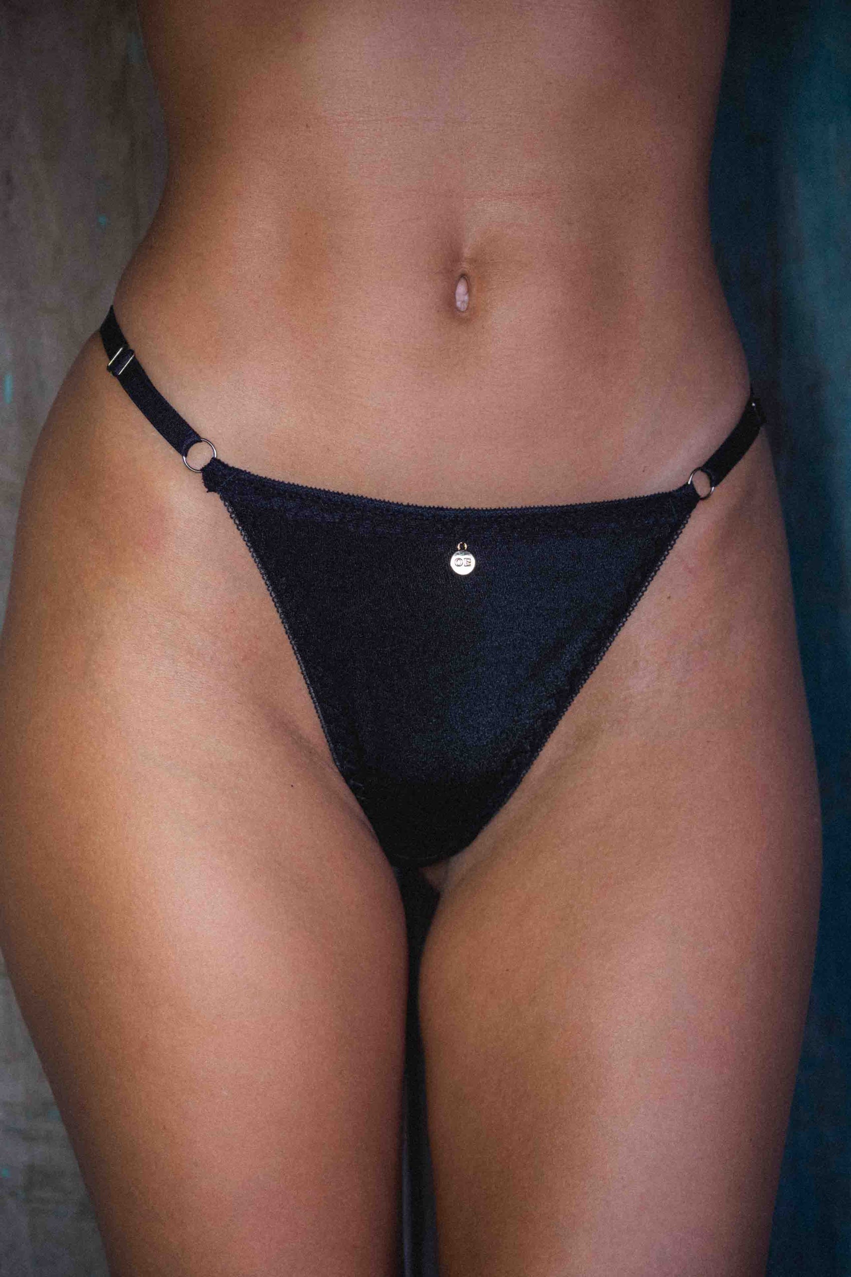 Mika Thong - Black