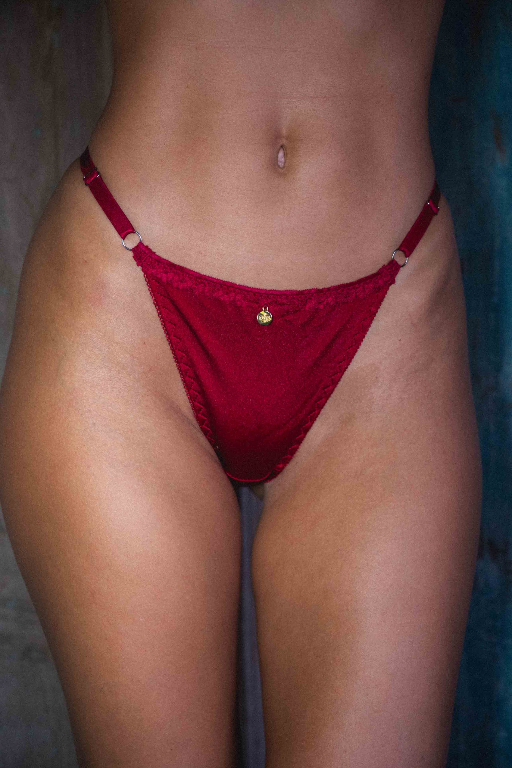 Mika Thong - Red
